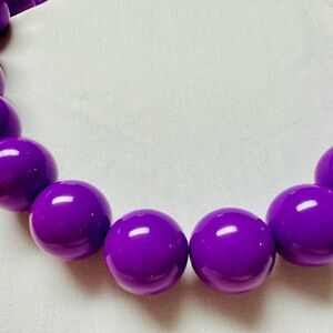 Vintage Style Chunky Purple Lucite Bead Necklace